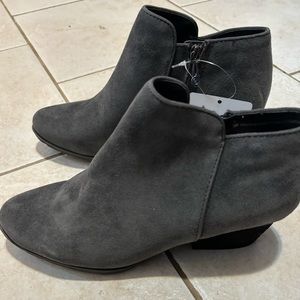 NWT Blondo Women’s Waterproof‎ Suede Ankle Boot in Dark Gray Size 6.5